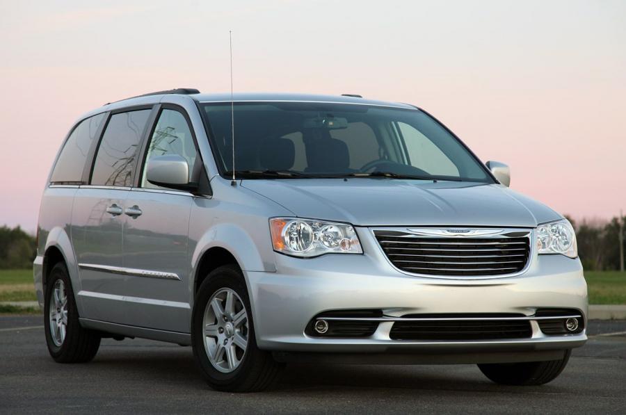  Chrysler Town & Country Touring 2011 года  (фото 1 из 43)